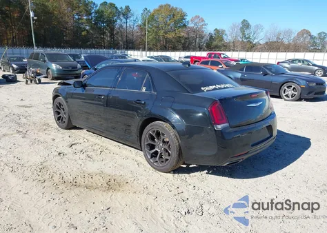 2019 Chrysler 300 300S z USA, uszkodzony, nr VIN 2C3CCABG2KH517193